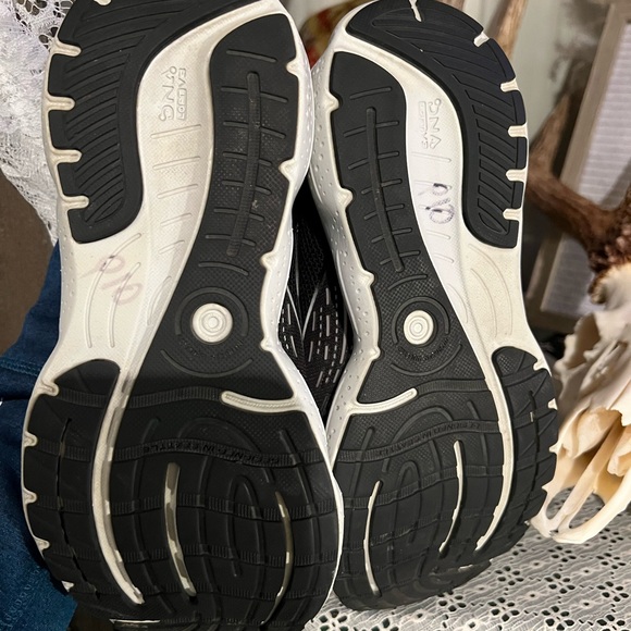 Women’s Brooks Glyerin 20; Limited Edition- used in good shape - Picture 11 of 14